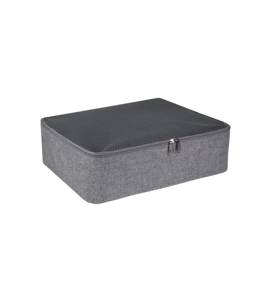 Der Bigso TRAVEL Organizer L - Grau ist eine rechteckige Aufbewahrungsbox aus grauem Stoff mit Reißverschluss und schwarzem Mesh-Deckel, die sich perfekt als Reise- oder Koffer-Organizer eignet und auf einem schlichten weißen Hintergrund abgebildet ist.