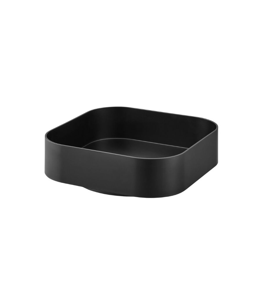 Der YAMAZAKI TOWER Drehteller Lazy Susan Schwarz (20x20x6,3cm) ist ein schwarzes, quadratisches Tablett mit abgerundeten Kanten zur Vorratslagerung, mit 360° drehbarer Funktion, dargestellt auf einem schlichten weißen Hintergrund.